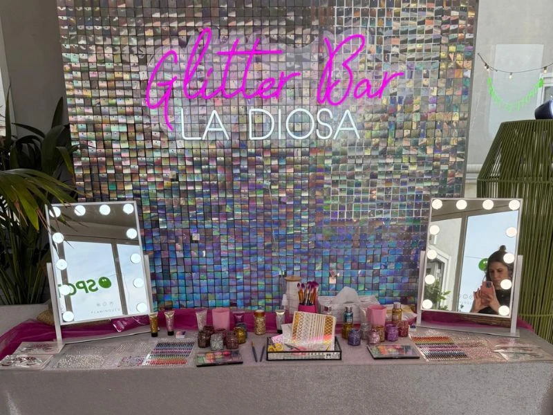 Que contiene un glitter bar